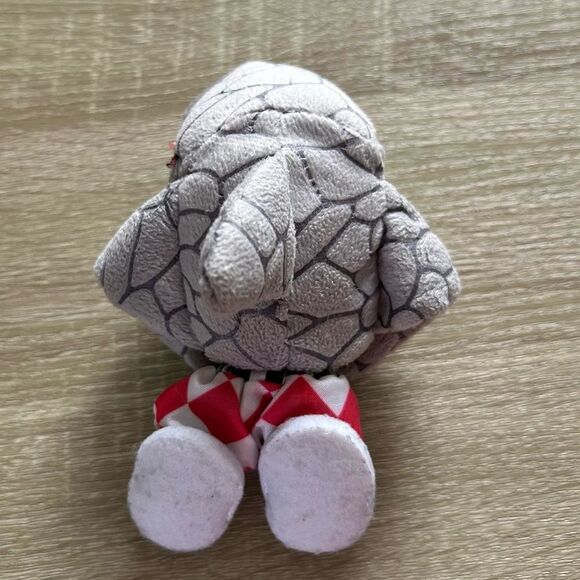 PREOWNED … RASKULLZ “Shark” Plush Toy - Picture 2 of 2